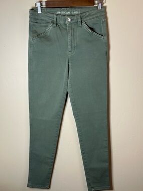 American Eagle Sage Green Stretch Jeggings Size 8 28” Inseam - Like New